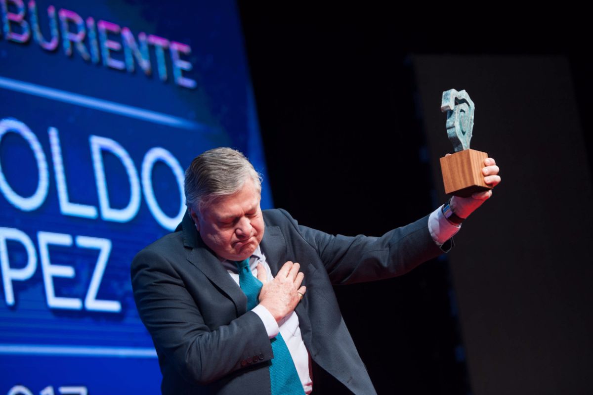 Leopoldo López Gil, padre de Leopoldo López, recoge el premio Taburiente en nombre de su hijo | Foto: Fran Pallero