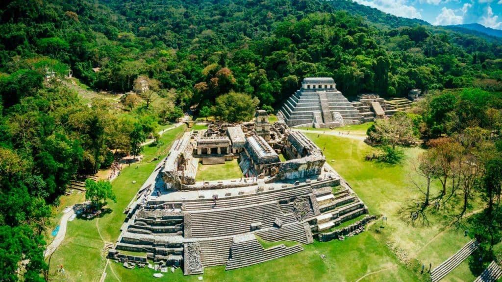 Imagen de la ciudad prehispánica de Palenque en México