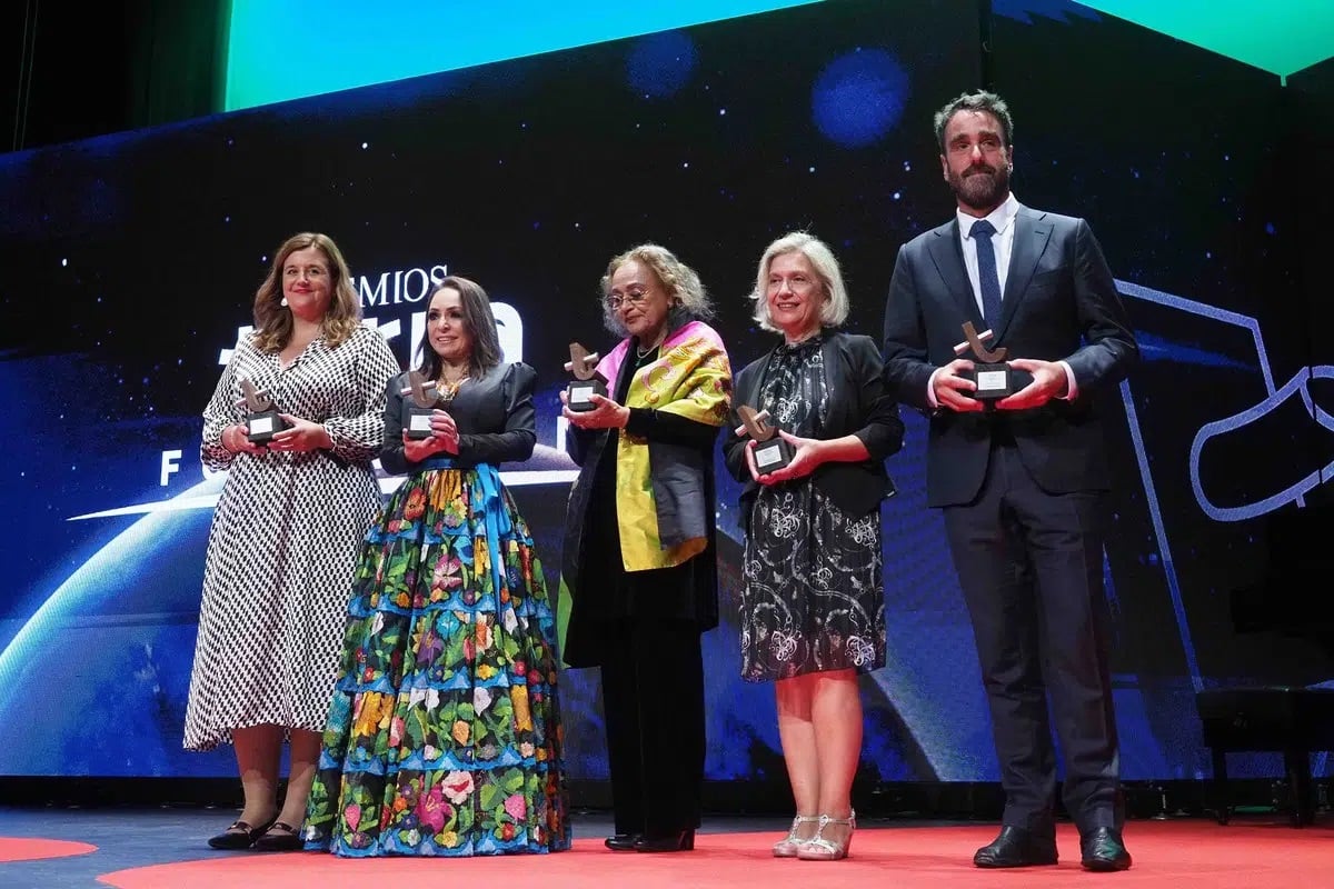Foto de familia de los representantes de las ciudades Patrimonio de la Humanidad galardonadas en los Premios TERRA